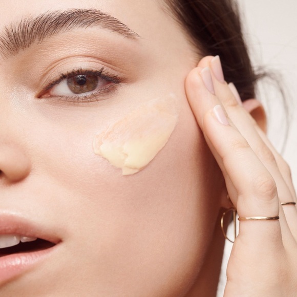 Bobbi Brown Vitamin Enriched Face Base - Picture 6 of 7